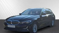 Schwarz Gebraucht 2021 BMW 320 Luxury Line Kombi | 25.998 € (Guter Preis)