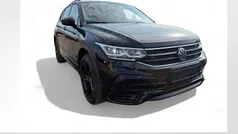 Deep black perleffekt Gebraucht 2024 VW Tiguan Allspace R-line SUV | 39.440 € (Fairer Preis)