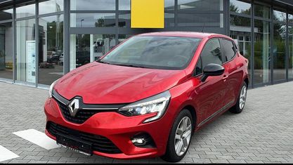 Occasion Renault Clio V Zen 91 PK (66 kW) 2022 Rood Hatchback