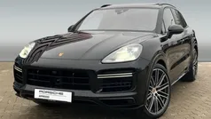 Gebraucht 2022 Porsche Cayenne Turbo SUV | 117.980 €