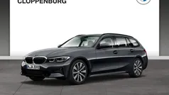 Grau Gebraucht 2022 BMW 320 Sport Line Kombi | 28.900 € (Guter Preis)