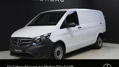 Gebraucht 2023 Mercedes Vito Van / Kleinbus | 32.082 € (Guter Preis)