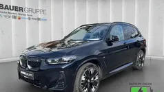 Schwarz Gebraucht 2024 BMW iX3 Impressive SUV | 52.930 € (Fairer Preis)