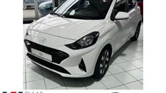 Weiss Gebraucht 2024 Hyundai i10 Trend Kleinwagen | 14.990 € (Guter Preis)