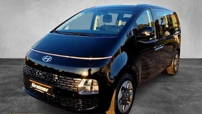 Gebraucht 2024 Hyundai Staria Trend Van / Kleinbus | 44.760 € (Superpreis)