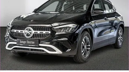 Gebraucht Mercedes GLA200 163 PS (119 kW) 2024 Unilack nachtschwarz SUV