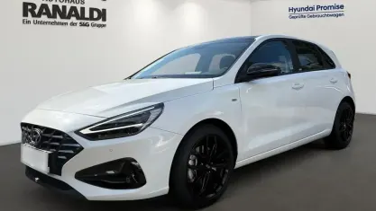 Gebraucht Hyundai i30 160 PS (117 kW) 2022 Weiß Limousine