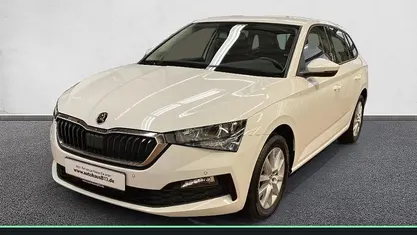 Gebraucht Skoda Scala Ambition 110 PS (80 kW) 2021 Weiß Kleinwagen