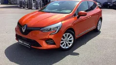 Valenciaorange (orange) Gebraucht 2020 Renault Clio V Intens Limousine | 12.990 € (Fairer Preis)