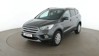 Gebraucht Ford Kuga Titanium 150 PS (110 kW) 2019 Grau SUV