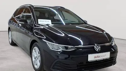 Gebraucht VW Golf VIII Life 150 PS (110 kW) 2021 Deep black perleffekt Kombi