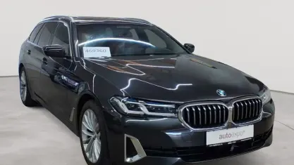 Gebraucht BMW 520 Luxury Line 190 PS (139 kW) 2023 Sophistograu brillanteffekt metallic Kombi