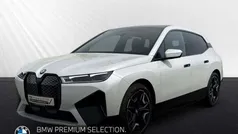 Weiss Gebraucht 2023 BMW iX Sport Line SUV | 68.880 € (Fairer Preis)