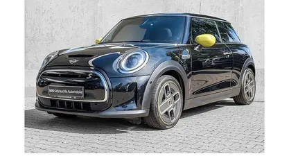 Gebraucht Mini Cooper SE 75 kW (102 PS) 2023 Schwarz Kleinwagen