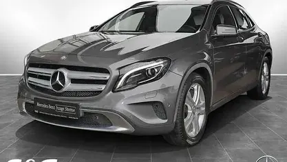 Usata Mercedes GLA200 156 CV (114 kW) 2016 Grigio SUV