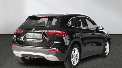 Gebraucht Mercedes GLA200 Advanced 163 PS (119 kW) 2024 Unilack nachtschwarz SUV