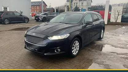 Schwarz Gebraucht 2016 Ford Mondeo Titanium Kombi | 9.690 €