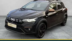 Grün Gebraucht 2024 Dacia Sandero Extreme Kleinwagen | 18.990 € (Fairer Preis)