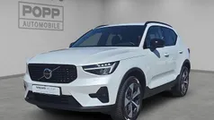 Crystal white / metallic Gebraucht 2024 Volvo XC40 Plus SUV | 32.990 € (Guter Preis)