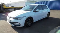 Pure white (weiß) Gebraucht 2023 VW Golf VIII Life Limousine | 22.990 € (Fairer Preis)