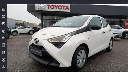 Weiß Gebraucht 2018 Toyota Aygo Business Edition Kleinwagen | 6.890 € (Fairer Preis)