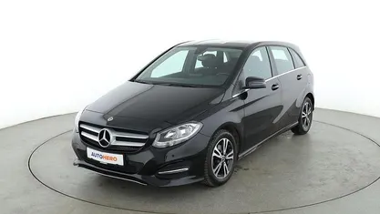 Schwarz Gebraucht 2018 Mercedes B180 Style Van / Kleinbus | 18.290 € (Fairer Preis)