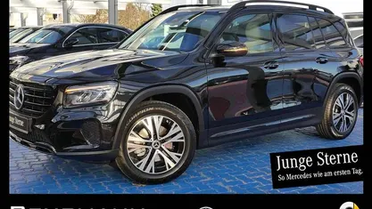 Metalliclack kosmosschwarz Gebraucht 2025 Mercedes GLB180 Progressive SUV | 46.880 €