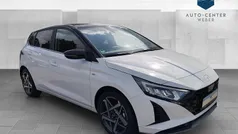 Atlas white/ phantom black Gebraucht 2024 Hyundai i20 Prime Kleinwagen | 19.990 € (Superpreis)