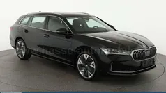 Onyx schwarz metallic Gebraucht 2024 Skoda Superb Selection Kombi | 43.995 € (Fairer Preis)