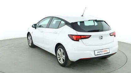 Weiß Gebraucht 2019 Opel Astra Limousine | 14.100 € (Fairer Preis)