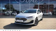 Polarsilber metallic (silber) Gebraucht 2025 Ford Focus Titanium Limousine | 28.485 € (Fairer Preis)