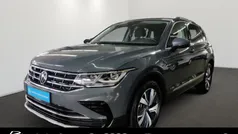 (delfingrau metallic) Gebraucht 2021 VW Tiguan Elegance SUV | 30.980 € (Guter Preis)