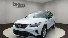 Nevada weiß metallic/midnight schwarz metallic Gebraucht 2023 Seat Arona FR SUV | 20.950 € (Fairer Preis)