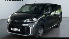 Grau Gebraucht 2024 Toyota Proace Verso Team Kombi | 42.490 € (Fairer Preis)