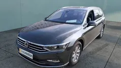 Grau Gebraucht 2022 VW Passat Pro Kombi | 27.133 € (Fairer Preis)