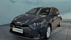 Grau Gebraucht 2024 Kia Ceed Vision Limousine | 21.039 € (Superpreis)