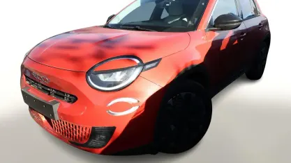 Neu Fiat 600 La Prima 114 kW (156 PS) 2025 Sun of italy orange metallic SUV