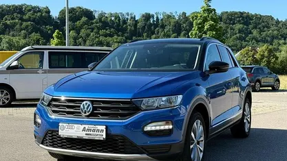 Ravennablau metallic schwarz Gebraucht 2018 VW T-Roc Style SUV | 17.990 € (Fairer Preis)