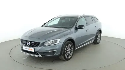 Gebraucht Volvo V60 CC Pro 245 PS (180 kW) 2017 Grau Kombi