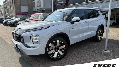 Nouă Mitsubishi Outlander P-HEV Intro Edition 136 CP (100 kW) 2025 Alb Berlinǎ
