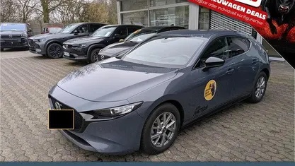 Grau polymetal gray Gebraucht 2024 Mazda 3 Homura-Line Limousine | 24.990 € (Fairer Preis)