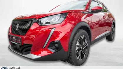 Gebraucht Peugeot 2008 Allure 131 PS (96 kW) 2022 Rot SUV