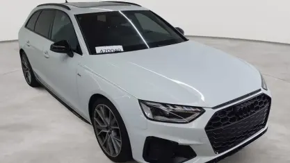 Gebraucht Audi A4 S-Line 150 PS (110 kW) 2022 Gletscherweiß metallic Kombi