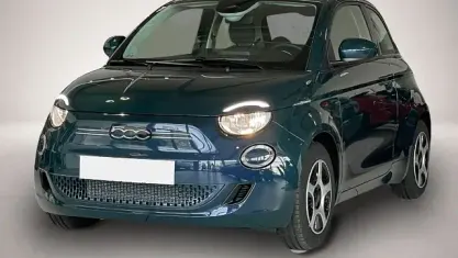 Gebraucht Fiat 500e Action 69 kW (95 PS) 2023 Grün