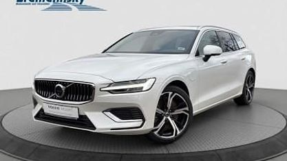 Używany Volvo V60 Plus 398 KM (292 kW) 2025 Biały Kombi