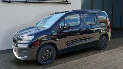 Neu Fiat Qubo Icon 131 PS (96 kW) 2026 Schwarz Van / Kleinbus