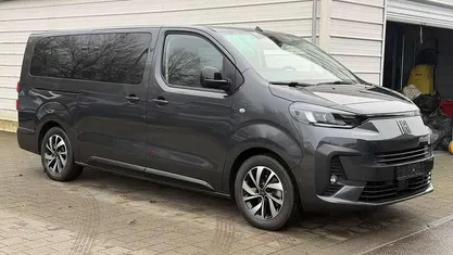 Cinema schwarz metallic Neu 2025 Fiat Ulysse Lounge Van / Kleinbus | 42.390 € (Fairer Preis)