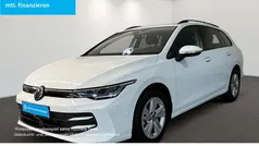 Gebraucht 2024 VW Golf VIII Life Kombi | 27.450 € (Fairer Preis)