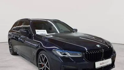 Gebraucht BMW 530 M Sport 286 PS (210 kW) 2023 M carbonschwarz metallic Kombi