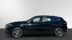 Schwarz Gebraucht 2022 BMW 118 Advantage Kleinwagen | 20.490 € (Fairer Preis)